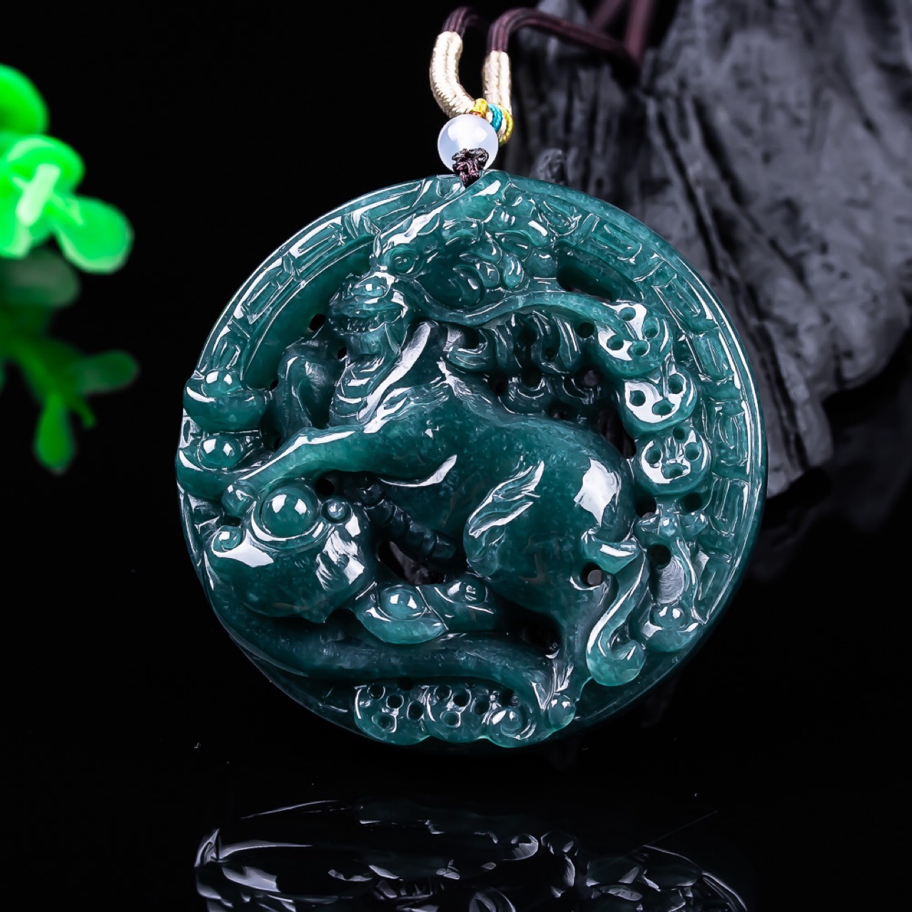 Pingente de Dragão em Jadeite  - Vintage Fashion For Women avaliação e preço